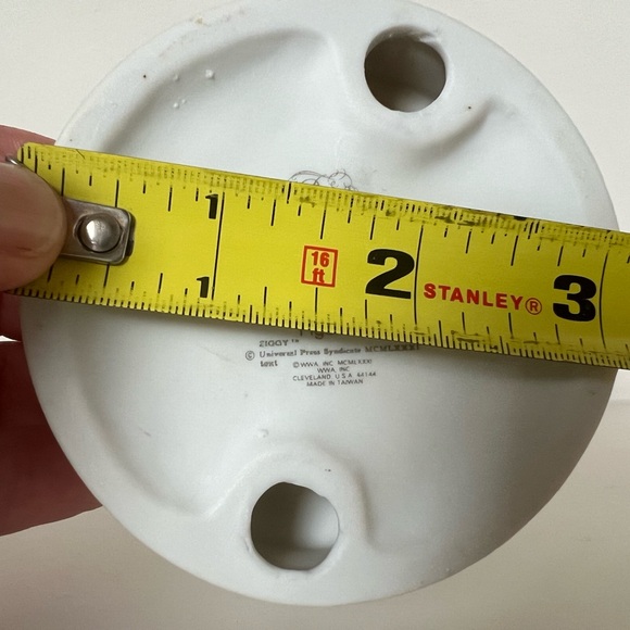 Vintage “Merry Christmas” Ziggy Ceramic Figurine - Picture 5 of 5